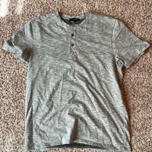 Men’s medium short sleeve light gray Forrest green henley